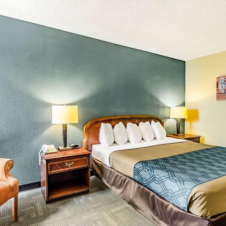 Econo Lodge Inn & Suites Radford-Blacksburg Area Exterior photo