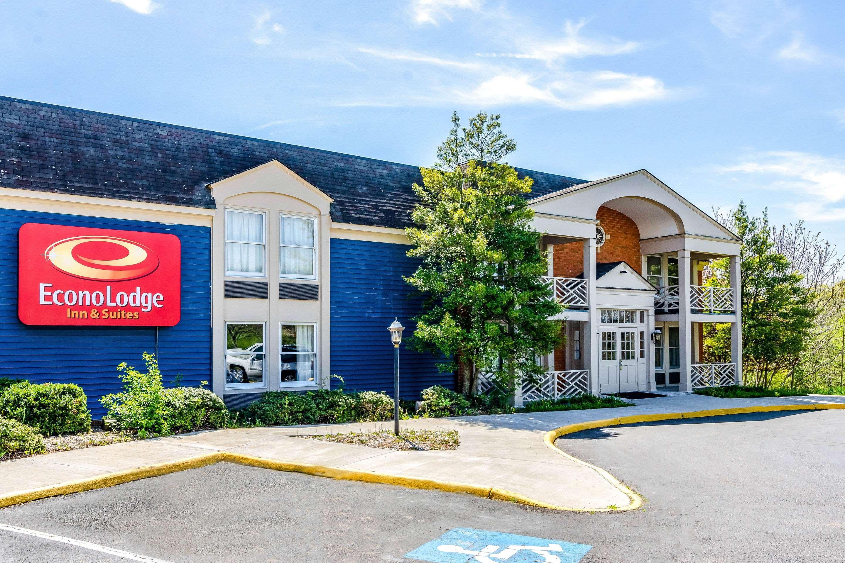 Econo Lodge Inn & Suites Radford-Blacksburg Area Exterior photo
